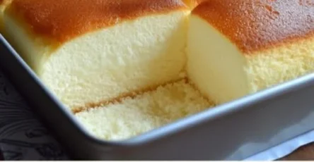 Delicioso pastel de algodón, suave y esponjoso, perfecto para celebraciones.