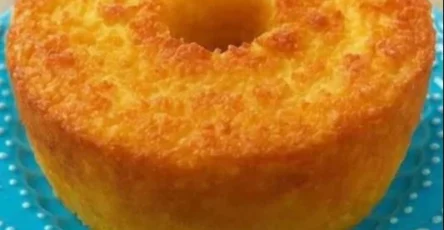 Pastel de plátano con leche condensada y coco, un postre tropical irresistible